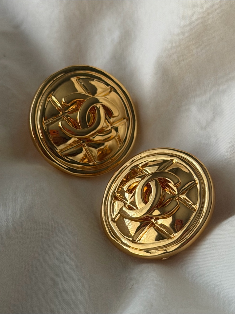 CHANEL Gold Interlocking CC Earrings